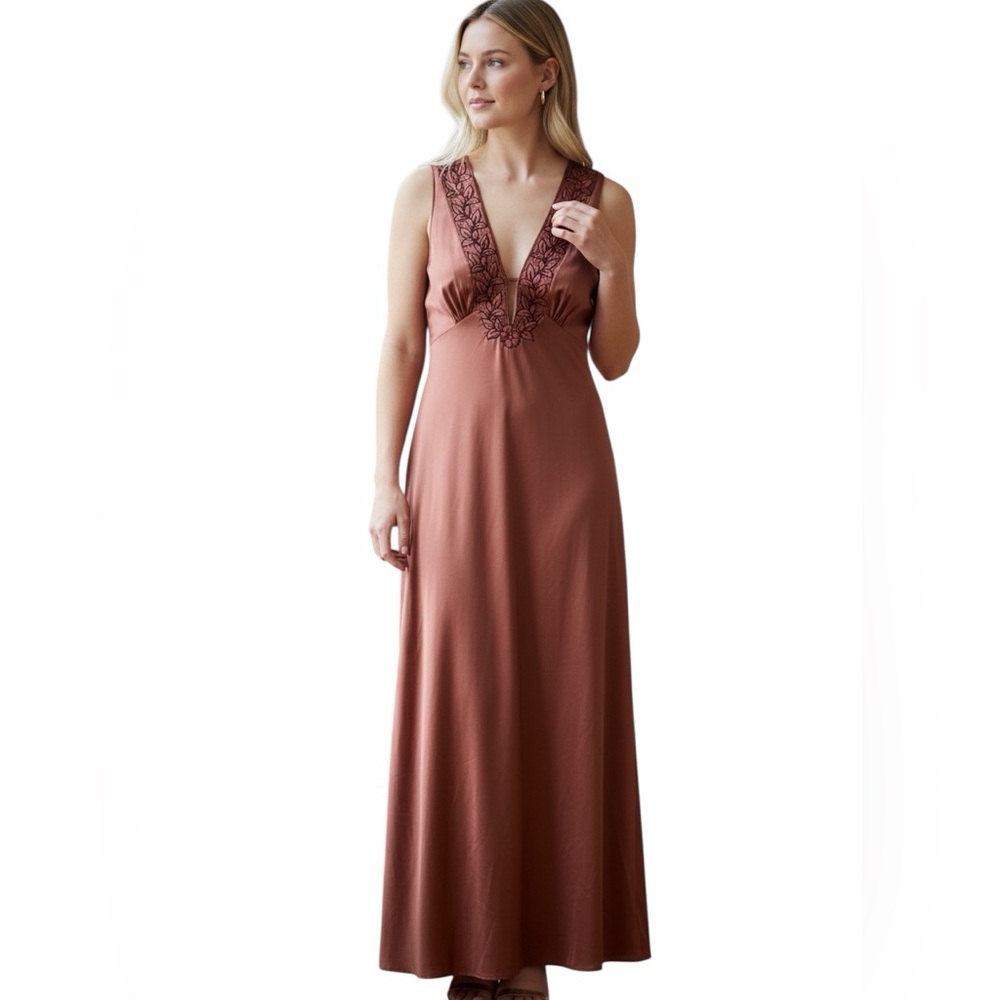 GLISANDA Vanity Fair Rust Sleeveless Floral Embroidered VNeck Maxi Nightgown